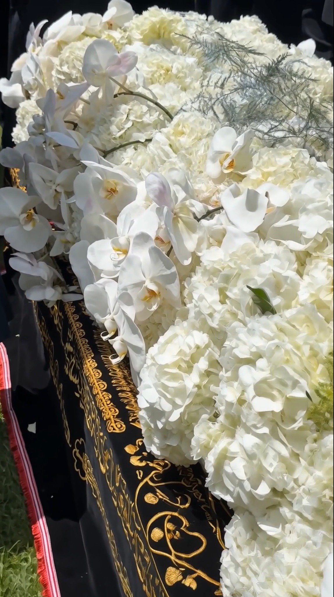 Heavenly Grace Casket Spray - Image 3