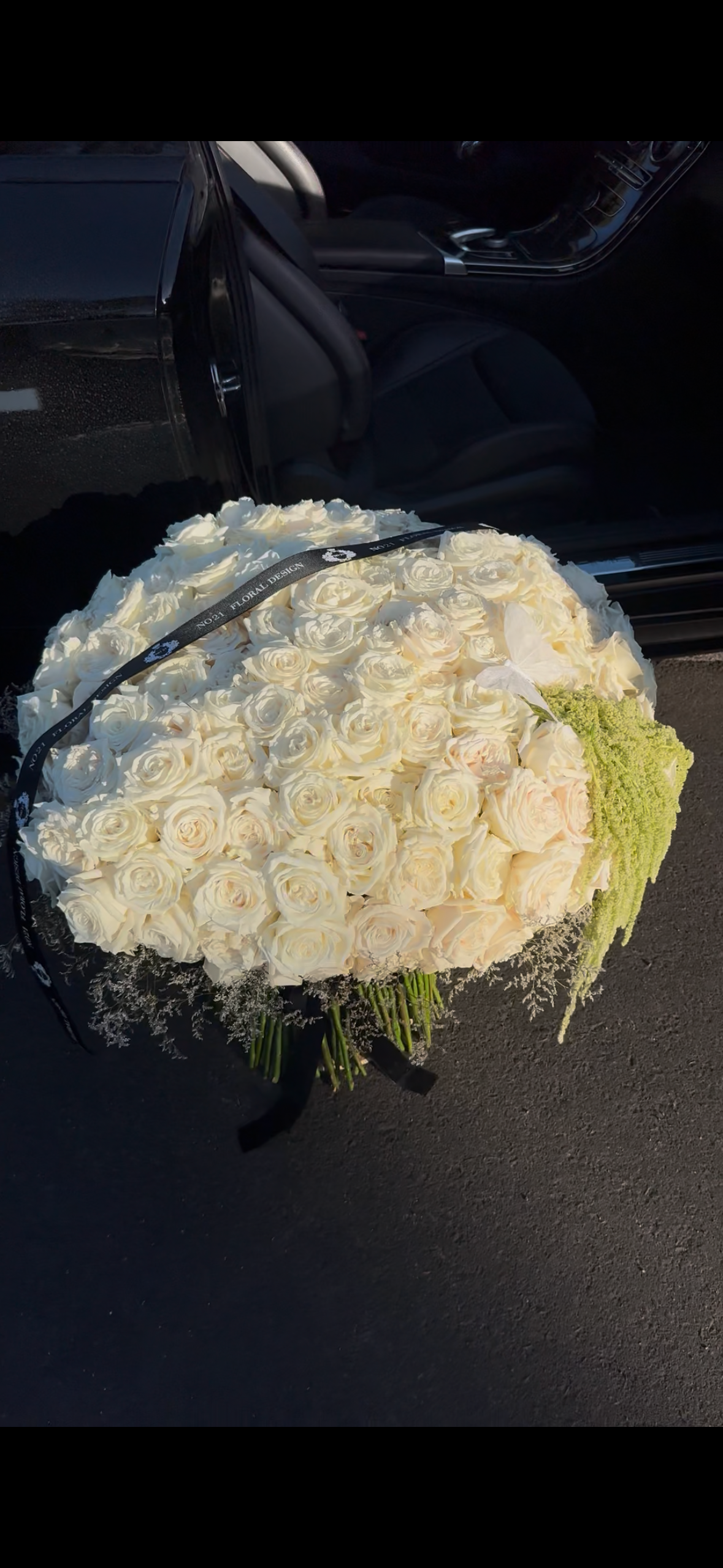 Heavenly Rose Cloud Bouquet - Image 3